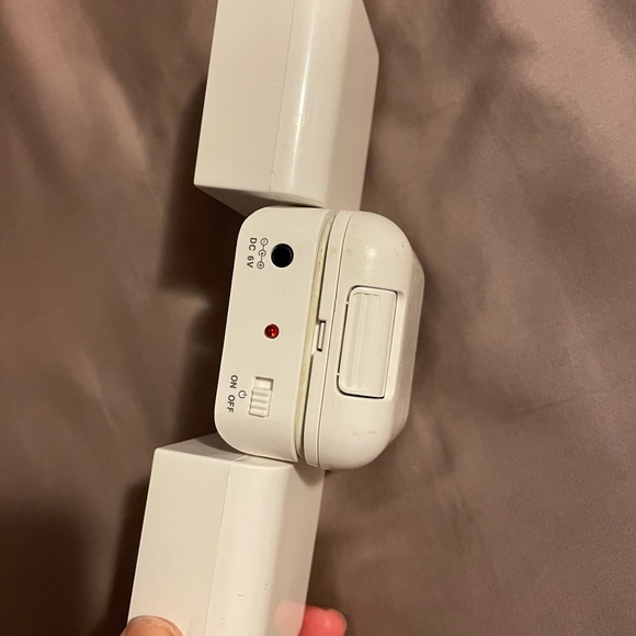 Portable folding speaker - Picture 2 of 5